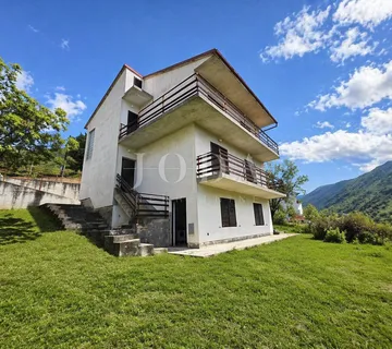 SENJ, Kuća sa garažom