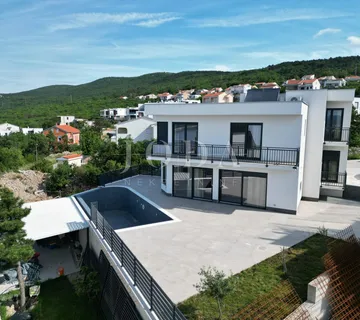 Crikvenica kuća sa bazenom