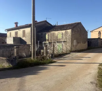 Labin, okolica, kuća za adaptaciju u manjem, mirnom selu