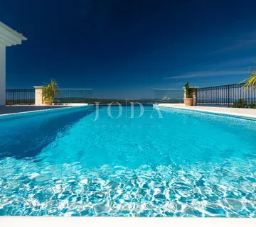 Crikvenica vila sa bazenom