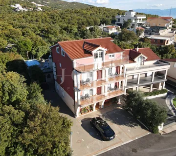 Crikvenica velika etaža potpuno opremljena i namještena - cover