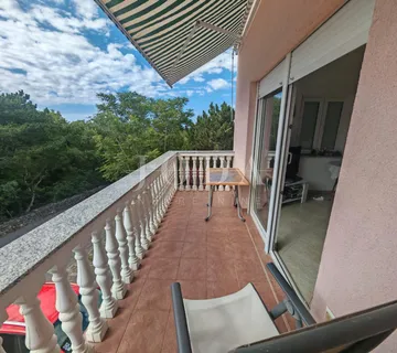 Stan 72m2 sa dva balkona i parlingom - Selce, Crikvenica