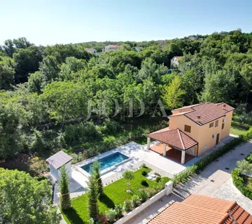 Kuća za odmor s bazenom - cover