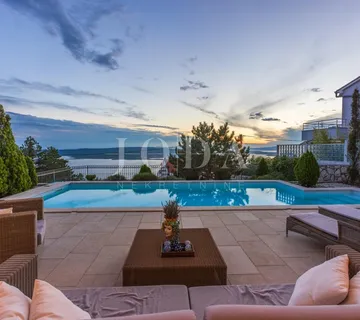 Crikvenica villa na prodaju - cover