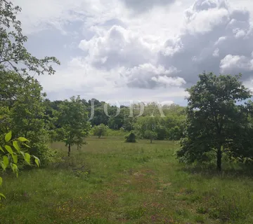ATRAKTIVNO građevinsko zemljište,LABIN zona Villa