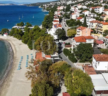Crikvenica, kuća prvi red do mora