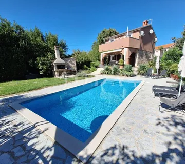 Malinska - renovirana kamena kuća s bazenom - cover