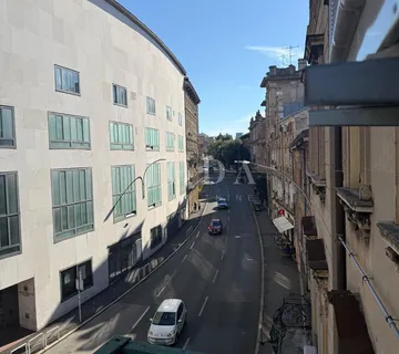 Rijeka - prostran stan u centru - cover