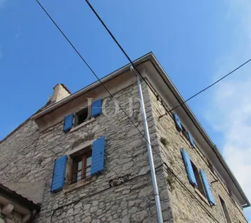 Predivan stan u kamenoj kući TOP lokacija - Brtonigla