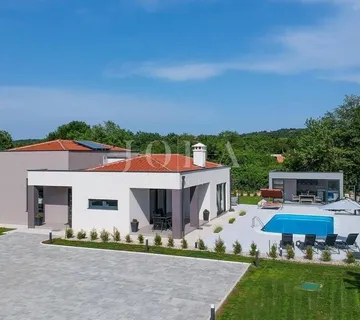 Labin, luksuzna Villa sa grijanim bazenom