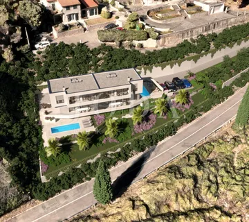 Mošćenička Draga luksuzna novogradnja s dvije vile, bazenima i wellnessom