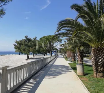 Crikvenica kuća 1.red do mora na šetnici - cover