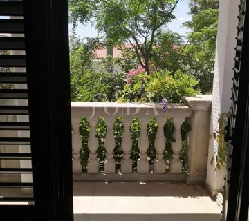 NOVI VINODOLSKI, stan sa okućnicom - cover