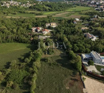 Labin, građevinsko zemljište na traženoj lokaciji u blizini centra