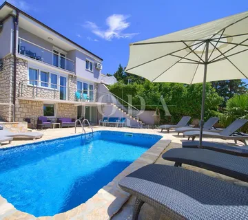 Novi Vinodolski, kuća sa bazenom - cover