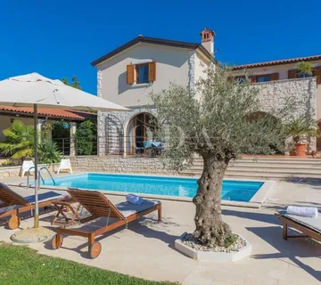 Svetvinčenat, okolica, prekrasna Villa sa bazenom