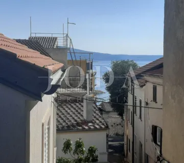 Novi Vinodolski, kuća u centru grada