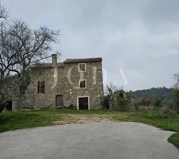 Kamena Istarska kuća za adaptaciju,BUJE okolica