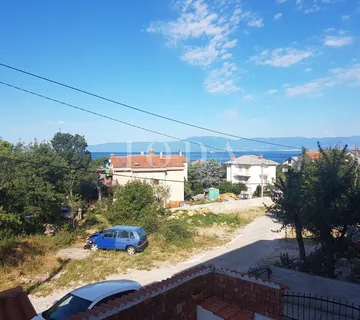 Kraljevica, Oštro, kuća s apartmanima i bazenom!