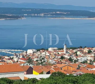 Crikvenica prizemlje sa okućnicom
