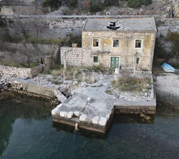 Barić Draga, kamena kuća za adaptaciju prvi red do mora - Tribanj, Starigrad Paklenica