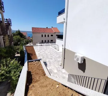 Dramalj dvoetažni stan u novogradnji - cover