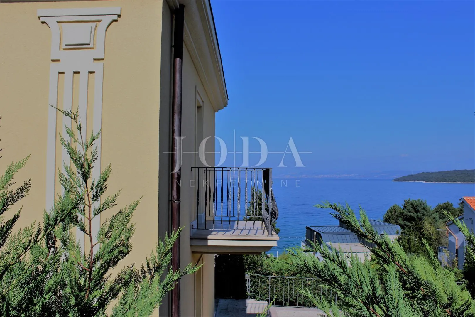 Villa sa prekrasnim pogledom na more  - cover