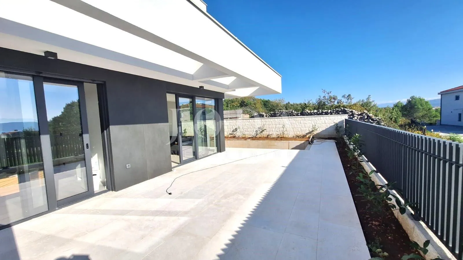 Luksuzni apartman s bazenom, otok Krk - cover