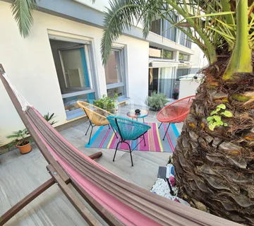 Njivice, apartman u prizemlju blizu plaže - cover