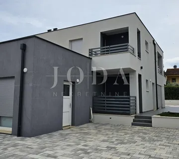 POPUST Novogradnja kuća sa bazenom,NOVIGRAD okolica - cover