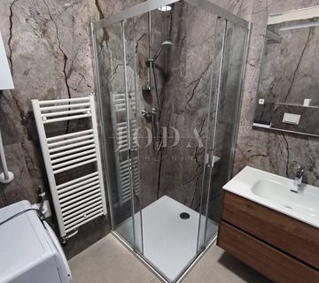 Srdoči, trosobni stan sa dnevnim boravkom, garažom i parkirnim mjestom  - cover