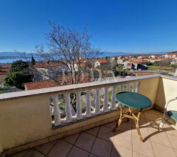 Kuća u nizu s dva apartmana - okolica Malinske, otok Krk - cover