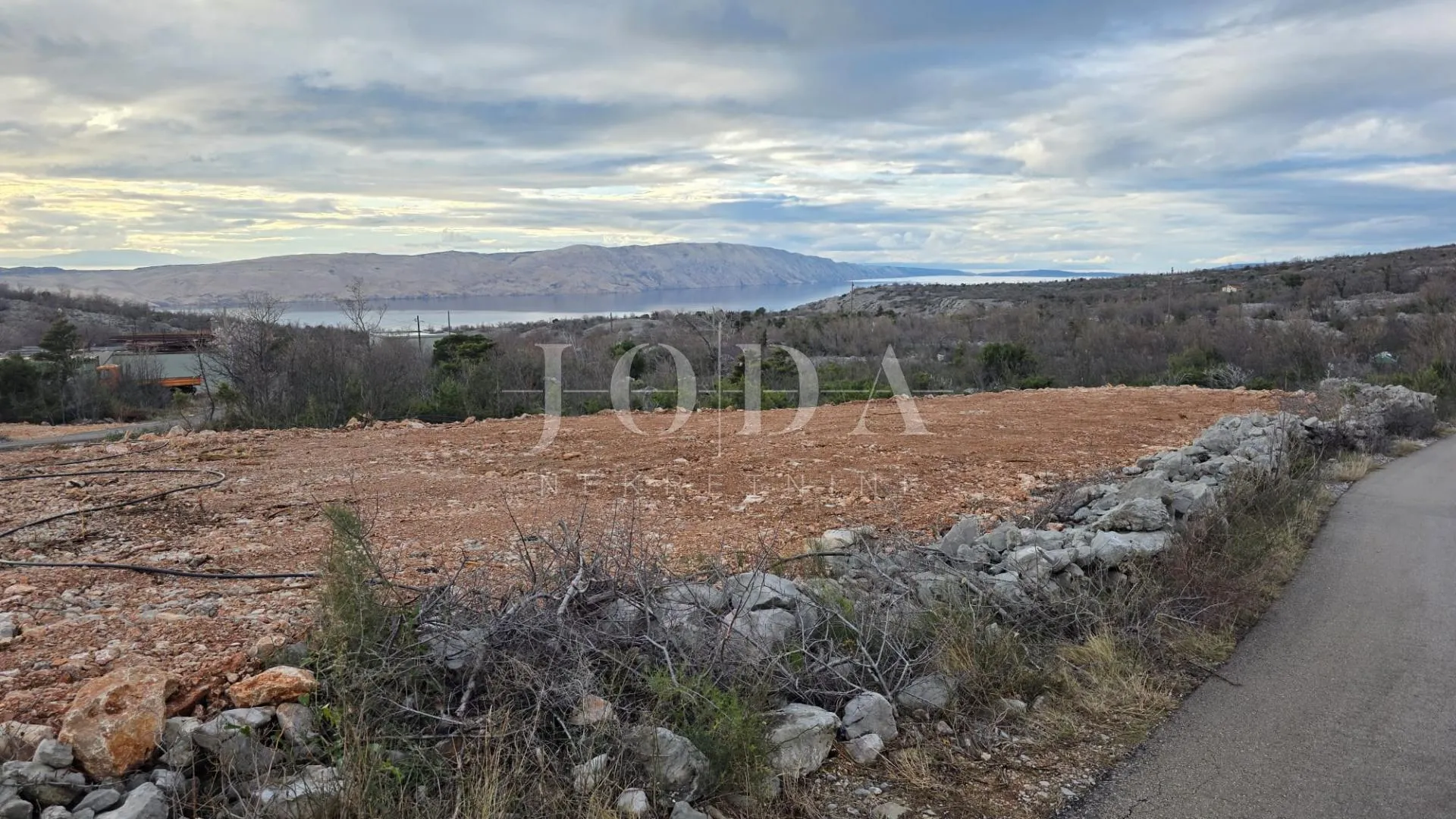 Pejice teren - cover