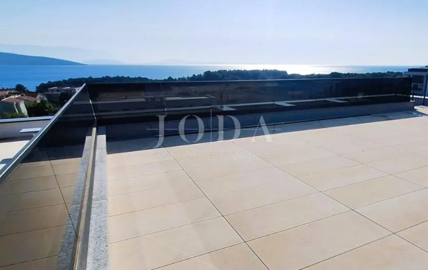 Luksuzni apartman s bazenom i krovnom terasom - cover