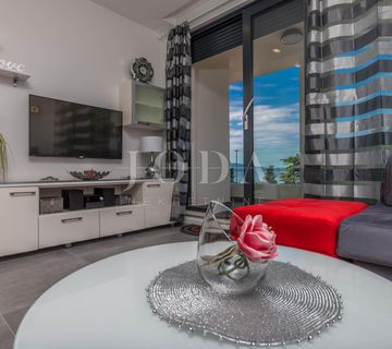 Selce, moderan apartman 90 metara od mora - cover
