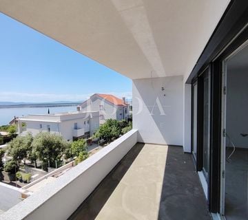 Luksuzna etaža u novogradnji 126m2 - cover
