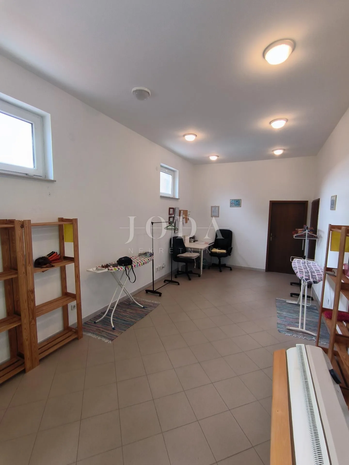  Poslovni prostor na odličnoj lokaciji u Novom Vinodolskom  - cover