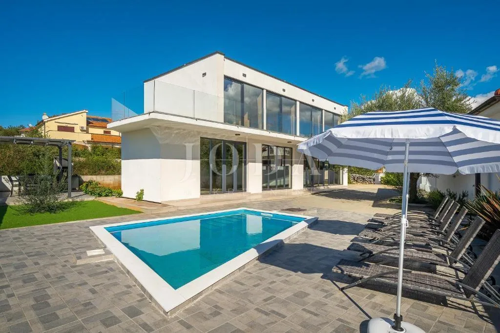 Otok Krk - moderna samostojeća kuća s bazenom - cover