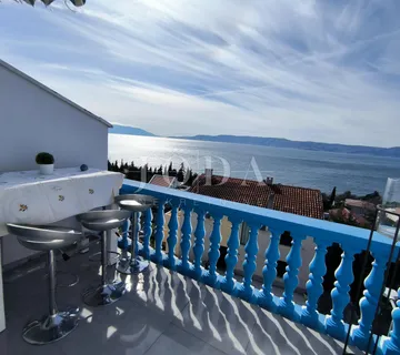 Novi Vinodolski, stan sa prekrasnim pogledom - cover