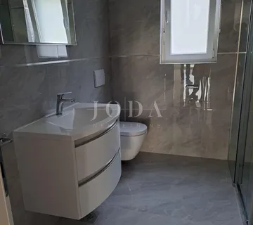Novoizgrađeni moderni stanovi, Malinska - otok Krk - cover