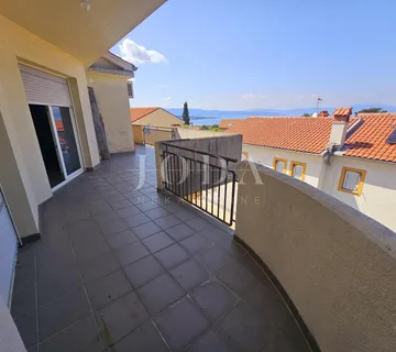 Prilika! Kuća s tri stana blizu Malinske, otok Krk - cover