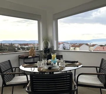 Novouređeni apartman s otvorenim pogledom na more - cover