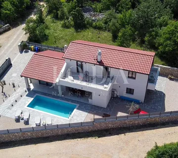 Samostojeća kuća s bazenom na mirnoj lokaciji - cover