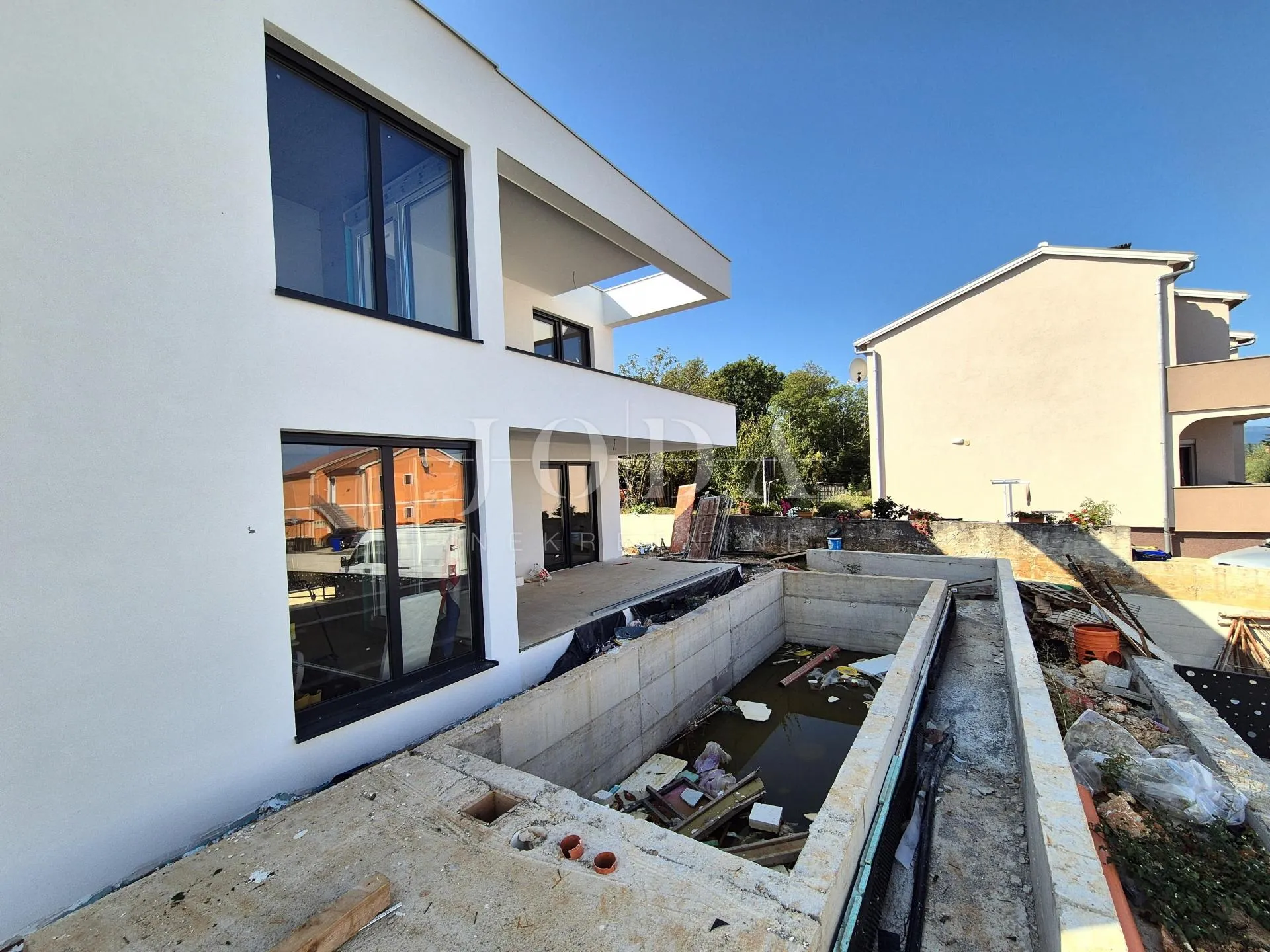 Kuća s bazenom - novogradnja, Malinska - cover