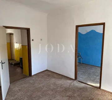 Senj stan u centru - cover