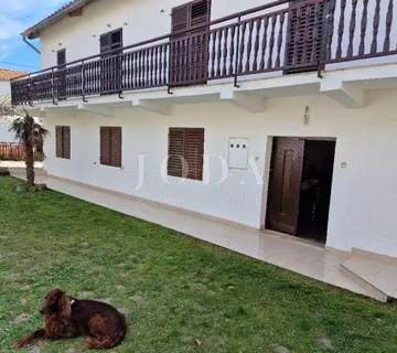 Lijepa kuća okolica Vrsara - cover