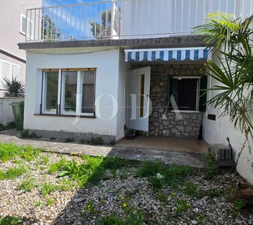 Crikvenica stan sa okućnicom - cover