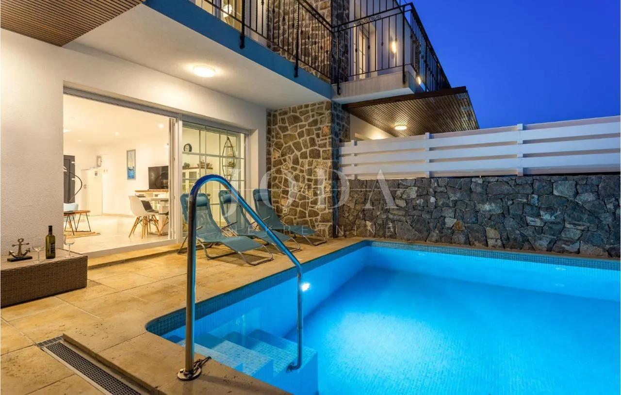 Villa s bazenom i pogledom na more - otok Krk - cover