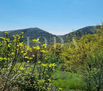 Bribir, kuća sa dva stana - cover