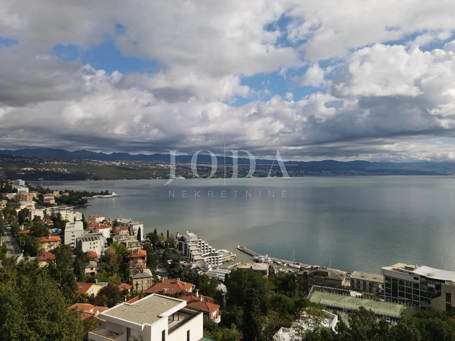 Opatija stan na lijepoj lokaciji - cover